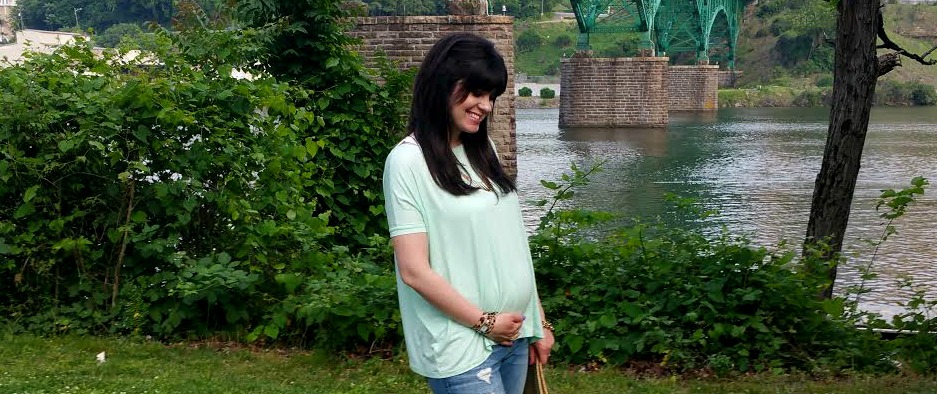 piko top, ootd, fashion blogger, boyfriend jeans, maternity style, pregnant, pregnancy outfit