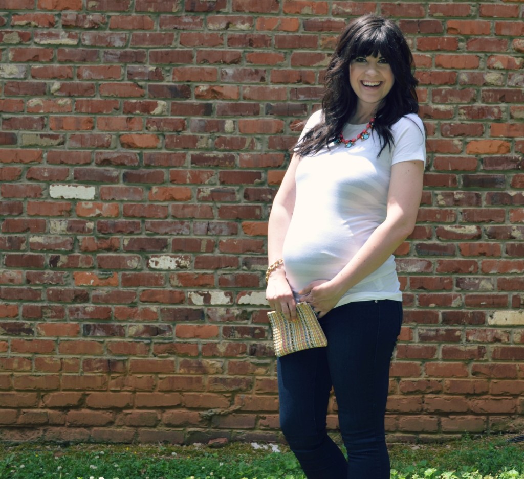 plain white tee, how to style a t-shirt, fashion blog, ootd, knoxville fashion, how to wear a white t-shirt, maternity style, what to wear when you're pregnant, third trimster outfits