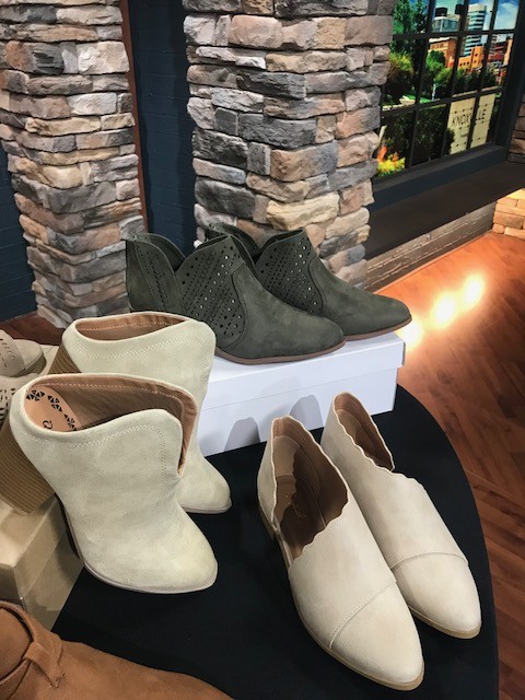 west town mall, booties for fall, how to wear booties this fall, fall fashion, knoxville fashion, boots, how to wear boots if youre petite, how to wear booties if youre petite, fiore boutique, charlotte russe, francescas, shoes for fall, what to wear this fall, fall fashion 2018, boot triends for 2018, elizabeth ogle, style consultant for west town mall
